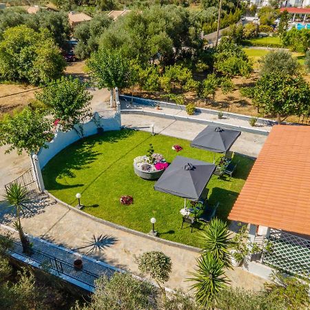 Afroditi Holiday Home - Yellow Apartment Свороната Екстер'єр фото